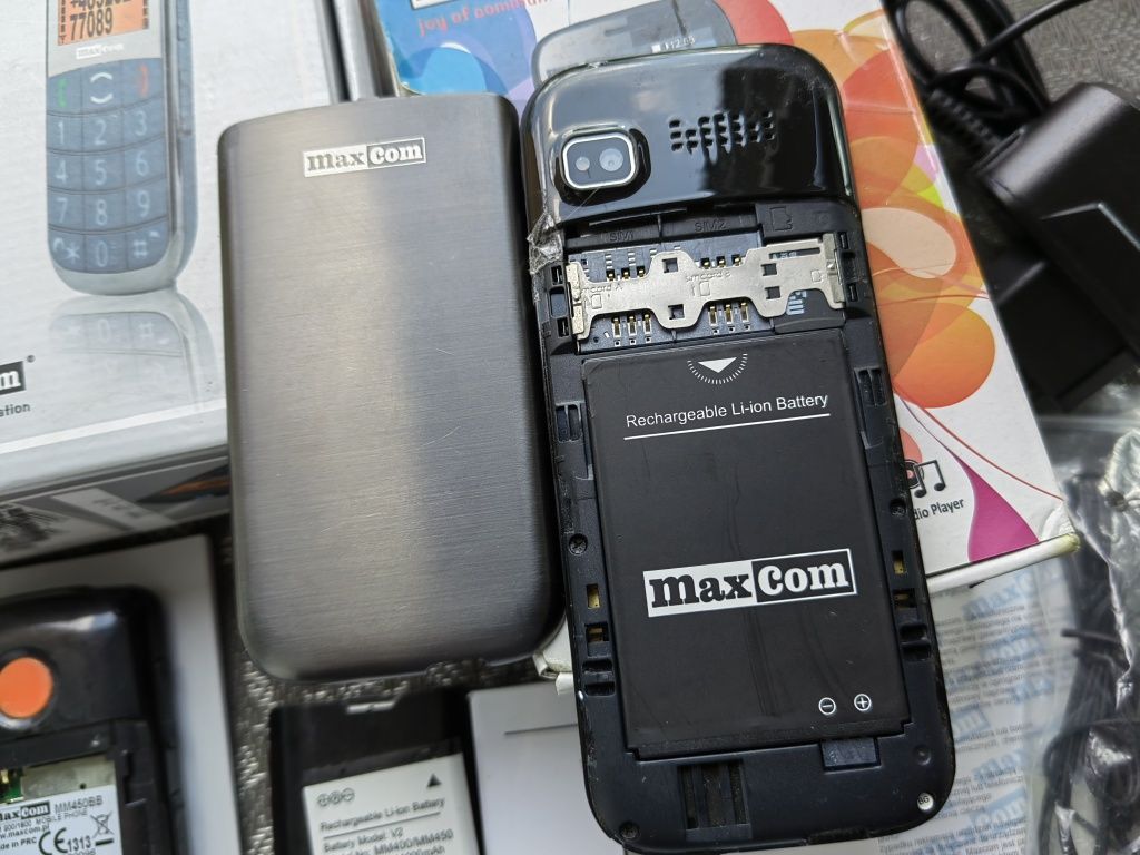 MaxCom dwa telefony, dla seniora. Do użytku.