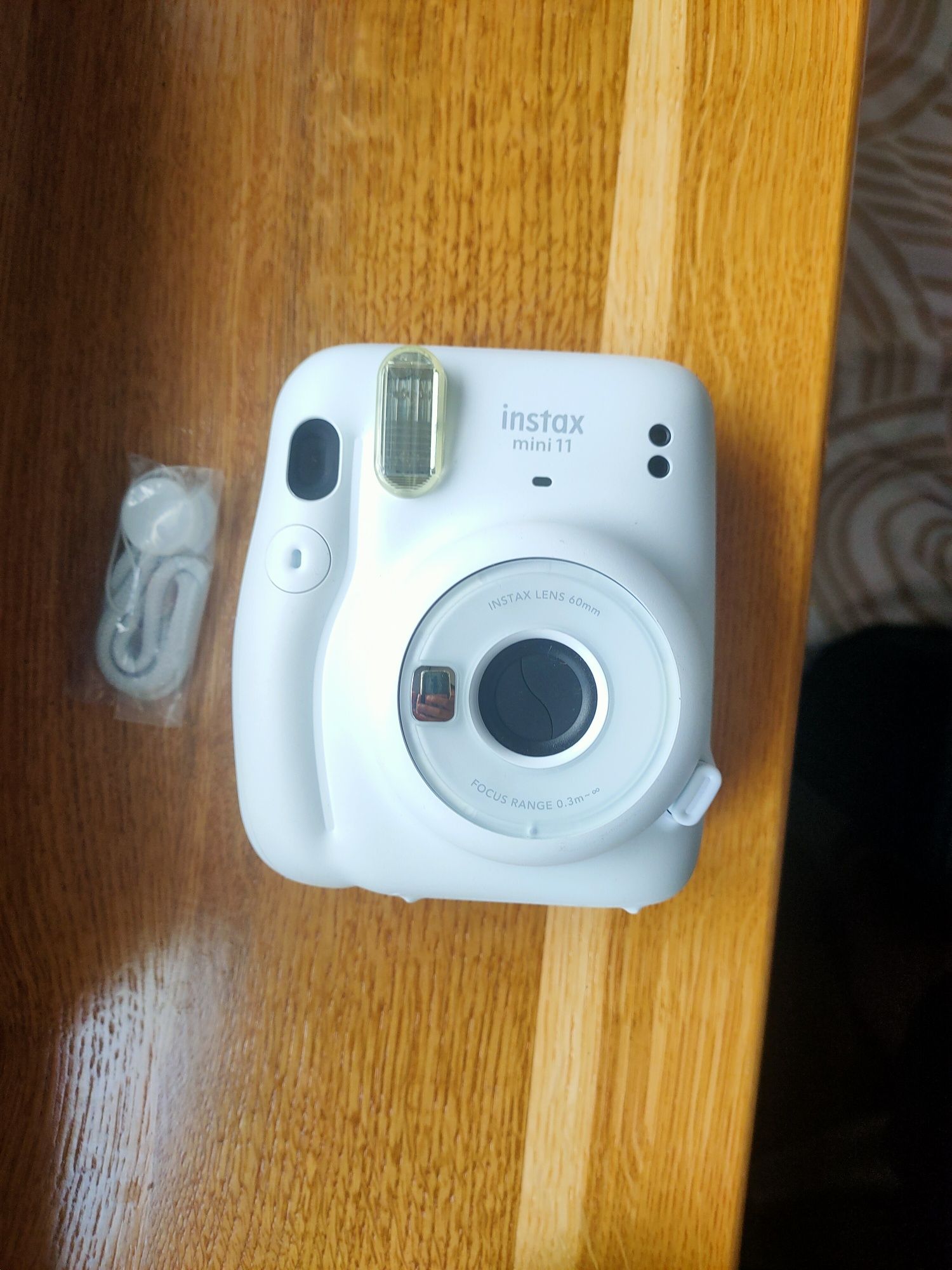 Aparat Instax Mini 11 + dwa zestawy klisz