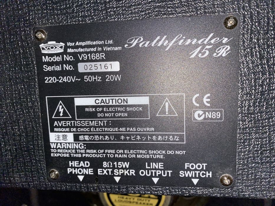 Wzmacniacz Vox pathfinder 15R