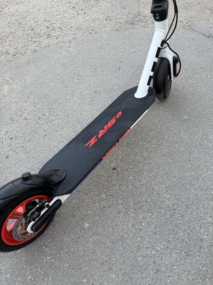 Електросамокат Aprilia eSRZ
