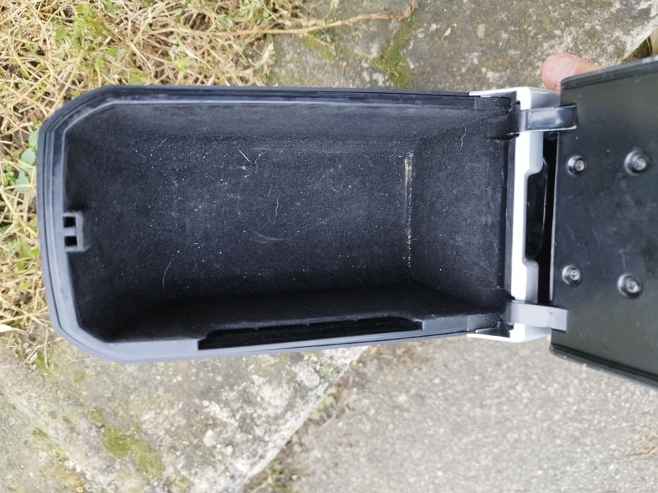 Podłokietnik do Audi A4 B7