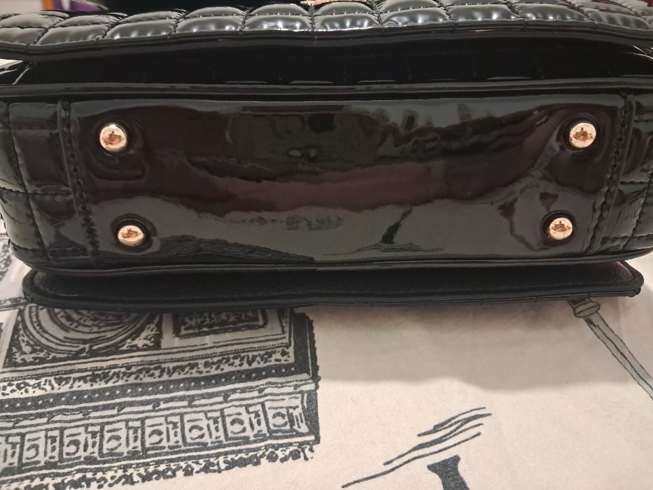 Guess  сумка на плече