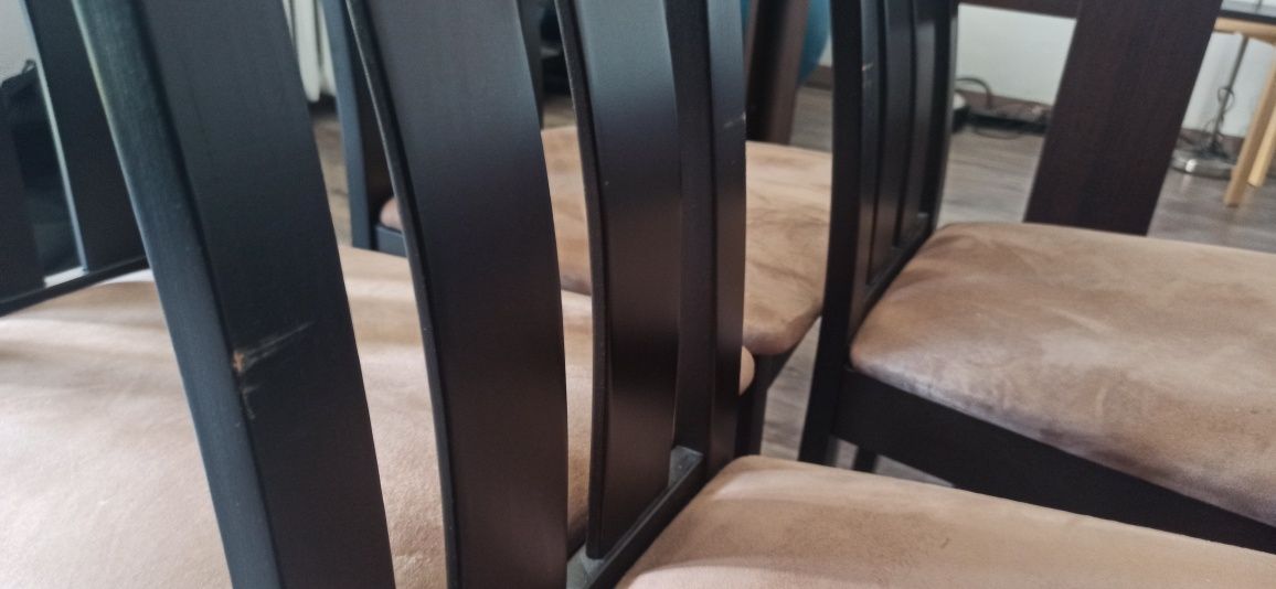 Stół do salonu lub jadalni