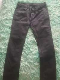 Czarne spodnie z Reserved