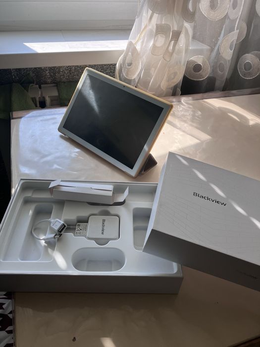 Планшет 10.1" Blackview Tab 8 4/64Gb 4G (SIM) Android 10 6580mAh Gold