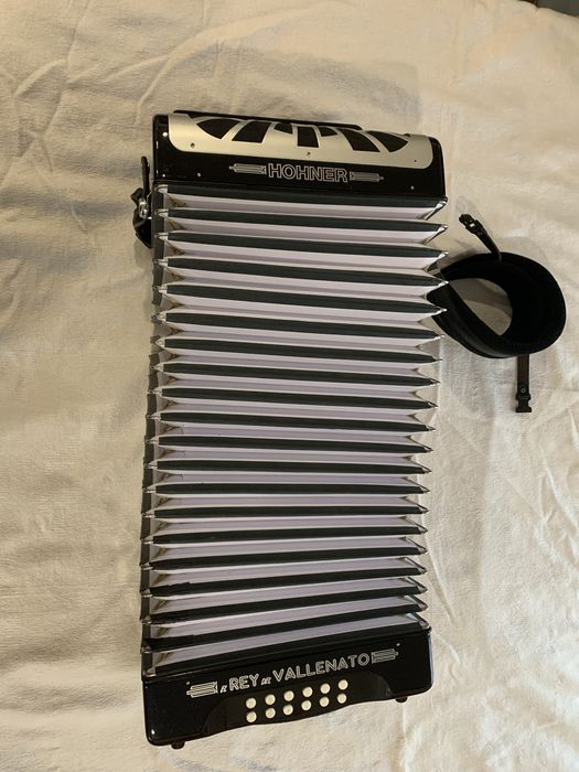 Concertina Hohner em Fá