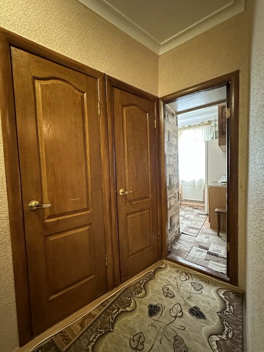 Квартира з індивід. опалення та меблями р-н 8 Ї школи