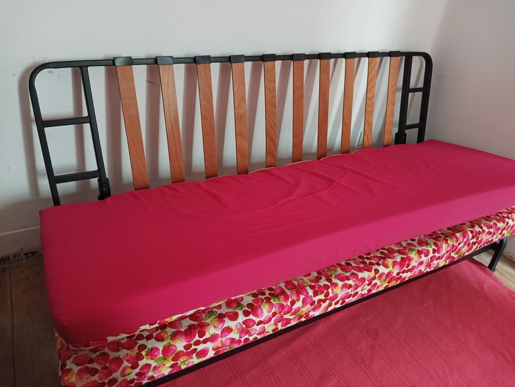 Sofá cama com tecido incrível