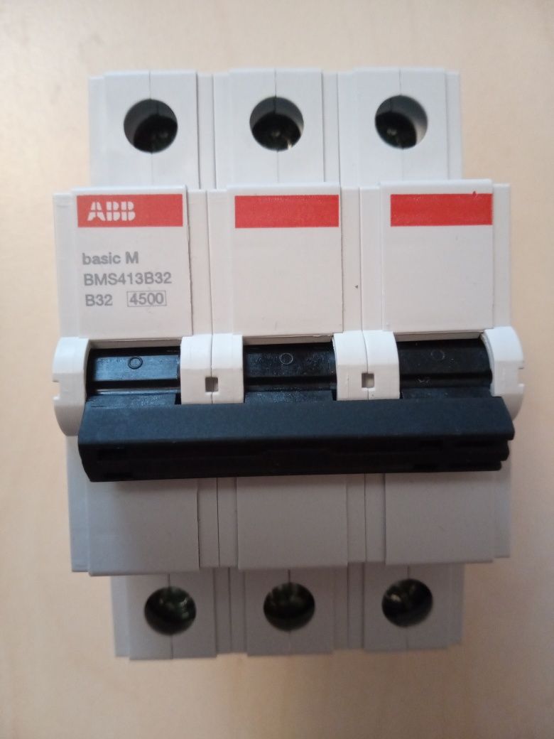 Продам Автоматический выключатель ABB Basic, 2CDS643041R0325