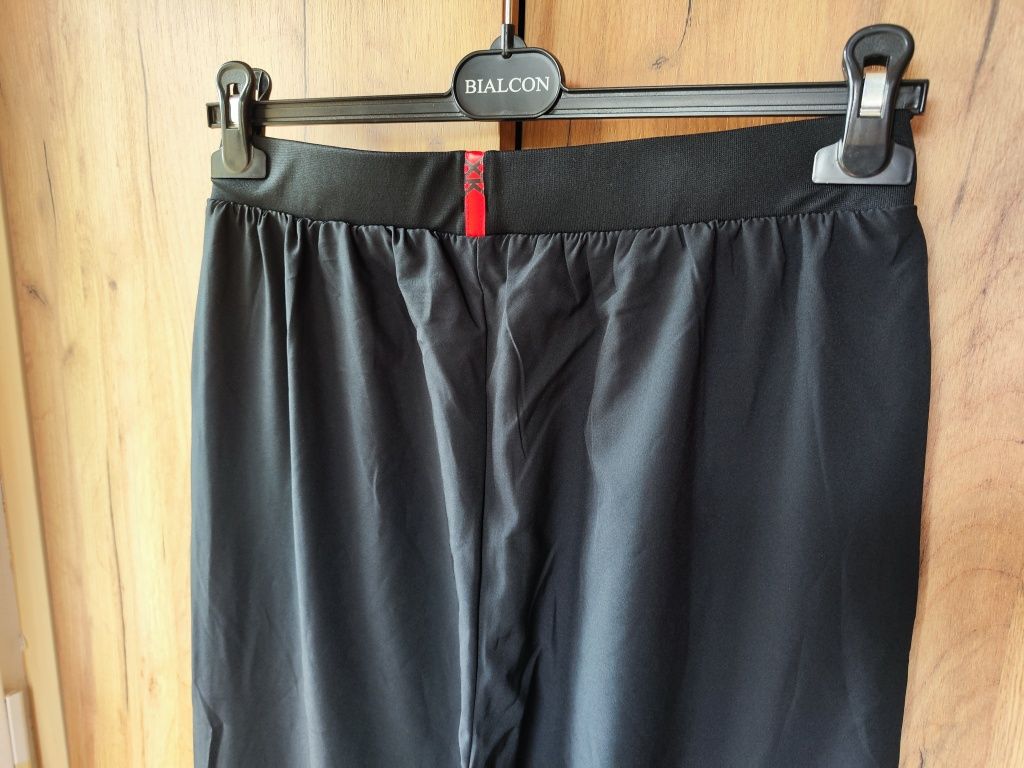 Spodnie sportowe lekkie Hummel, rozmiar M, nowe z metką, męskie, kolek