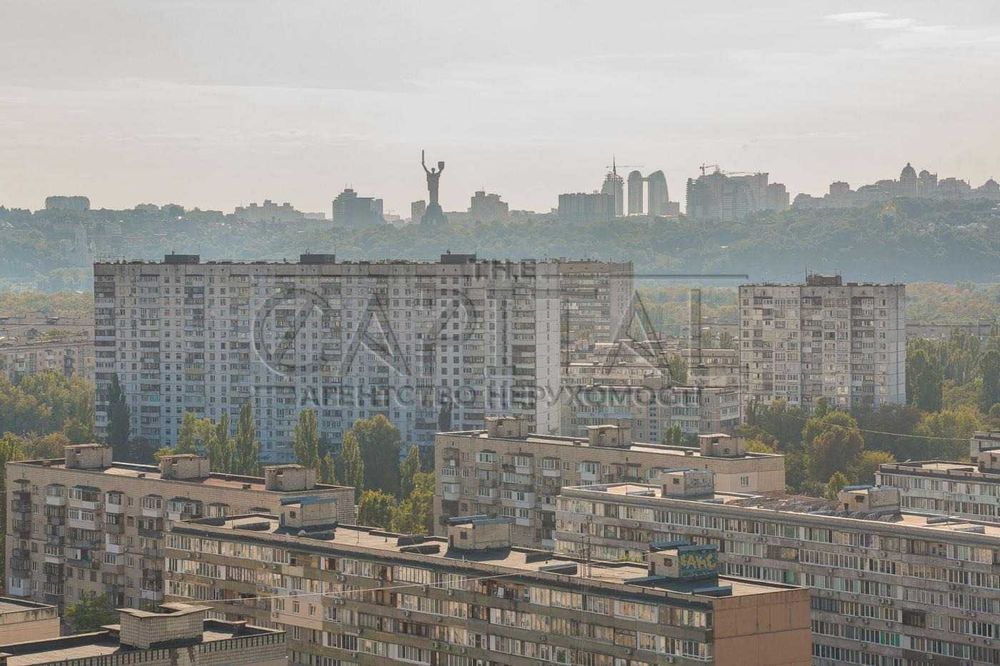 Продаж 4-к квартири  вул. Євгенія Сверстюка, 52-В Дніпровський район