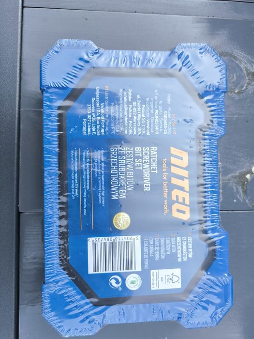 Zestaw bitów z śrubokrętem grzechotkowym