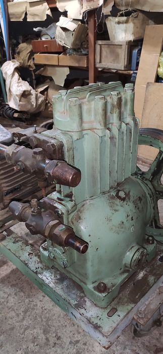 Продам компресор