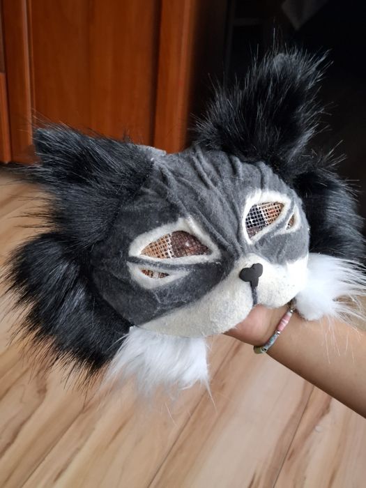 Maska kota wykonana ręcznie