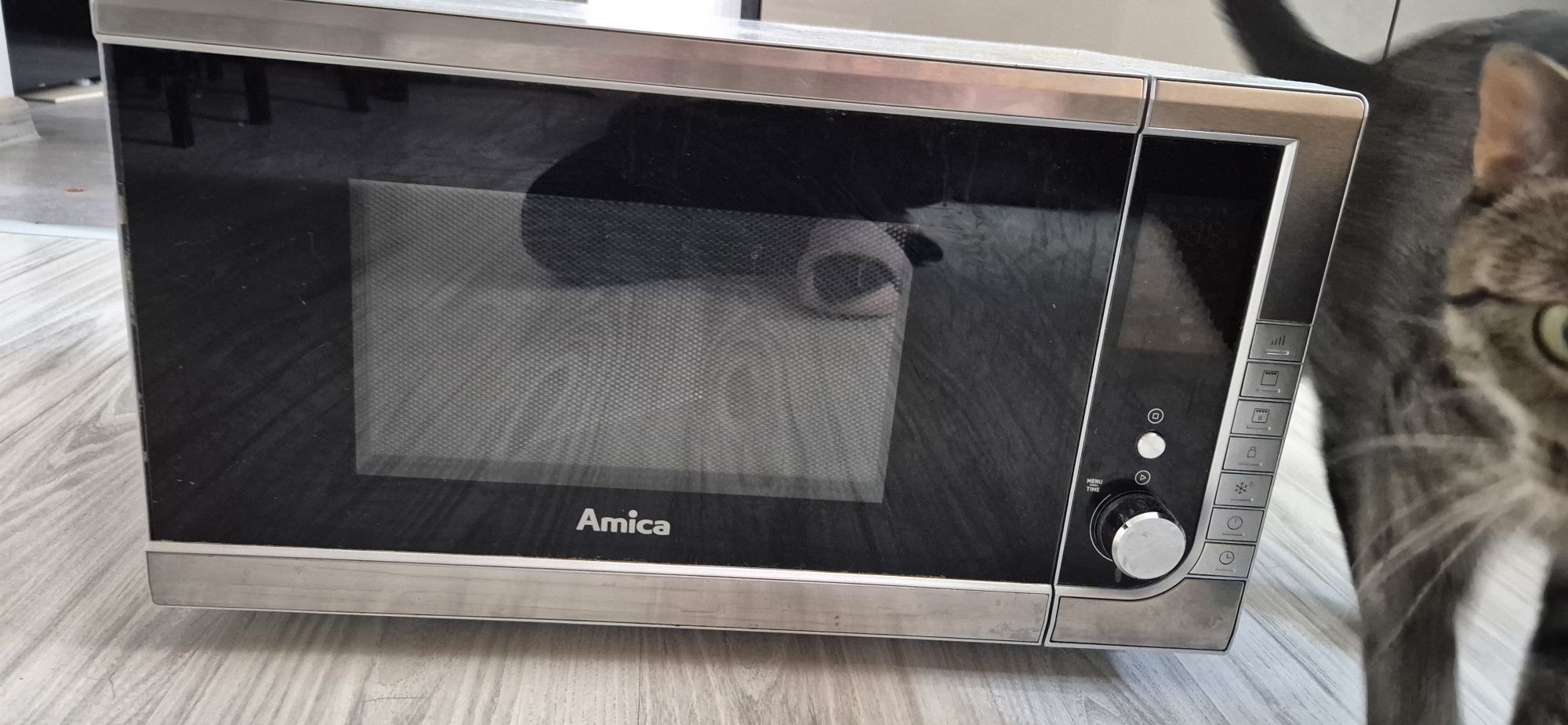Kuchenka mikrofalowa Amica AMGF23E2GS