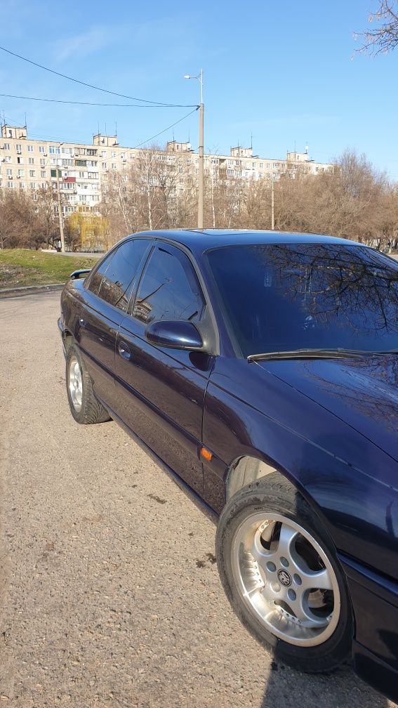 Opel omega b 2,0 бензин