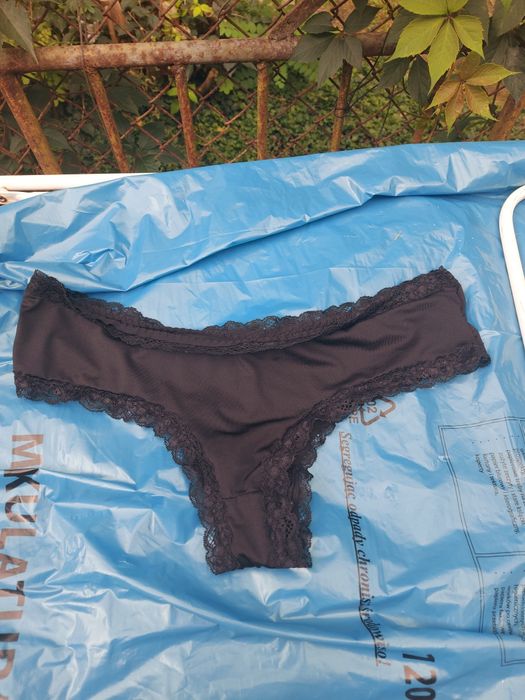 Majtki damskie czarne z koronką rozmiar M/L