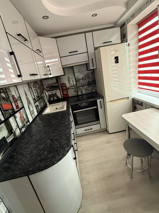 Продам кухню,стіл та стільці