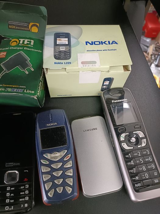 Stare telefony komórkowe