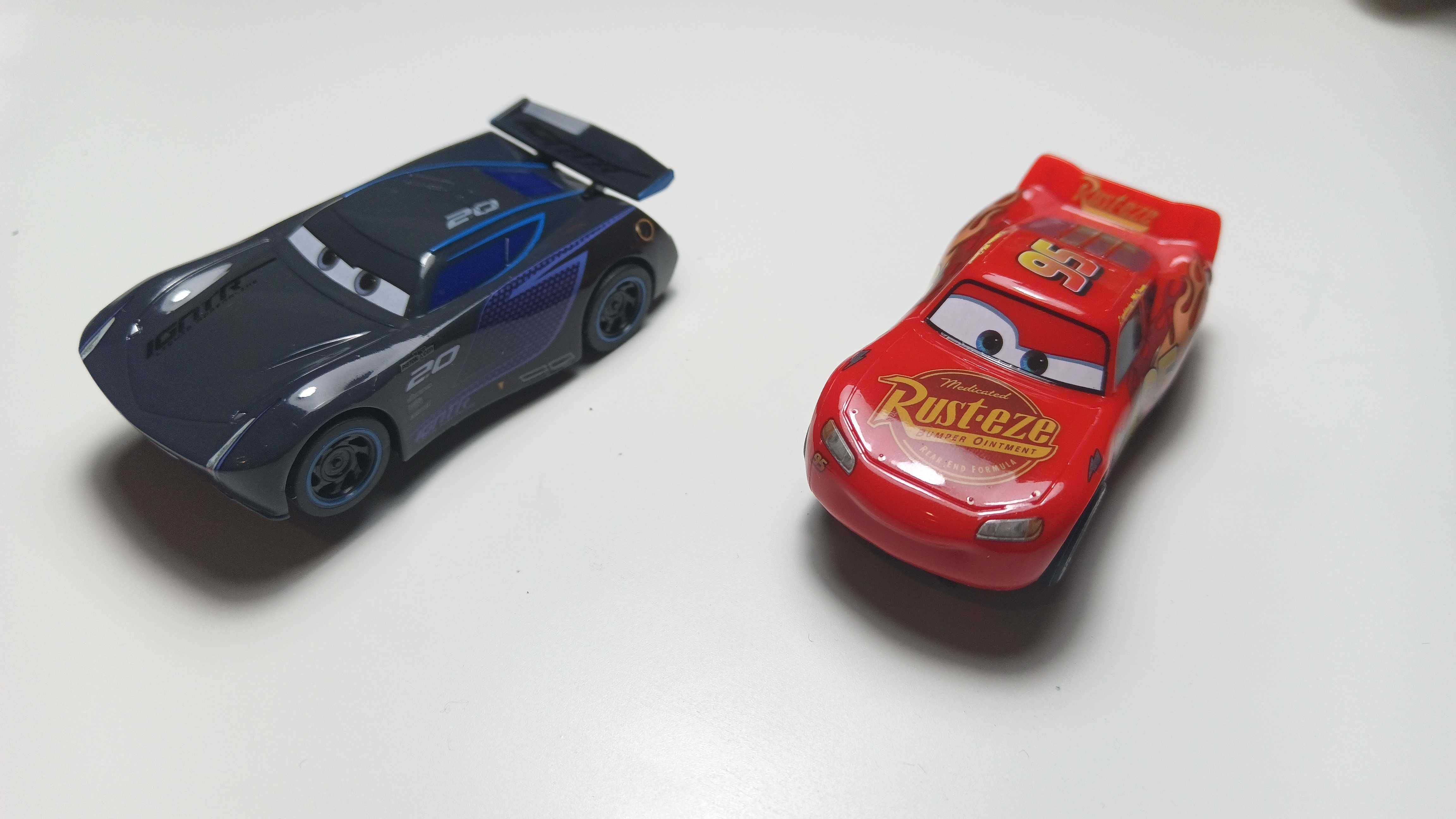 Tor samochodowy Carrera FIRST Disney Pixar Cars - Piston Cup 2,9 m