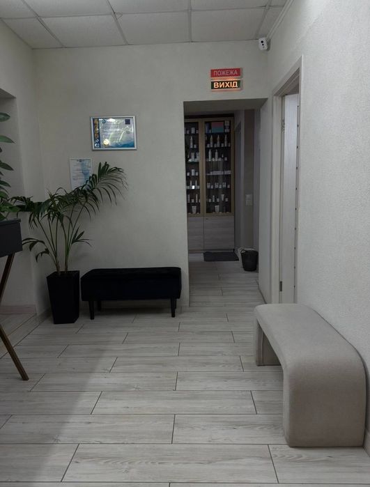 Робоче місце для візажу/бровіста, вул.Незалежності 3,біля автовокзалу