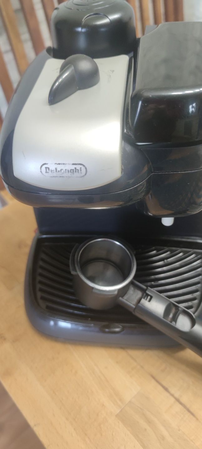 Ekspres ciśnieniowy DeLonghi