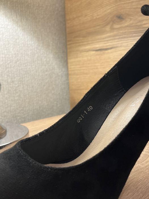 Туфлі на каблуку