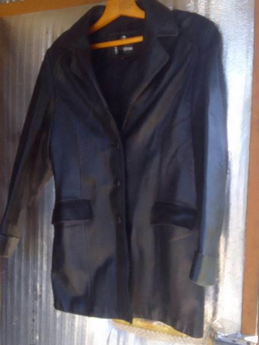 Шкіряний піджак жіночій