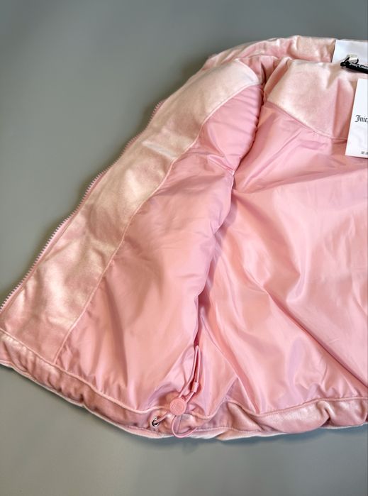 Рожева велюрова жилетка Juicy Couture оригінал розмір S нова дефект