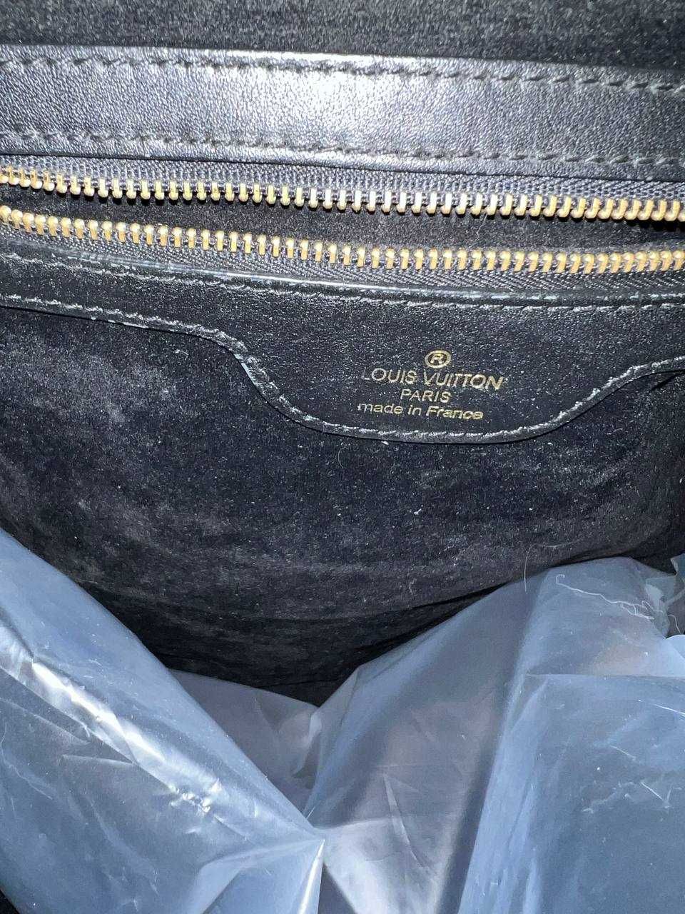 Продам кожаную сумку Louis Vuitton б/у