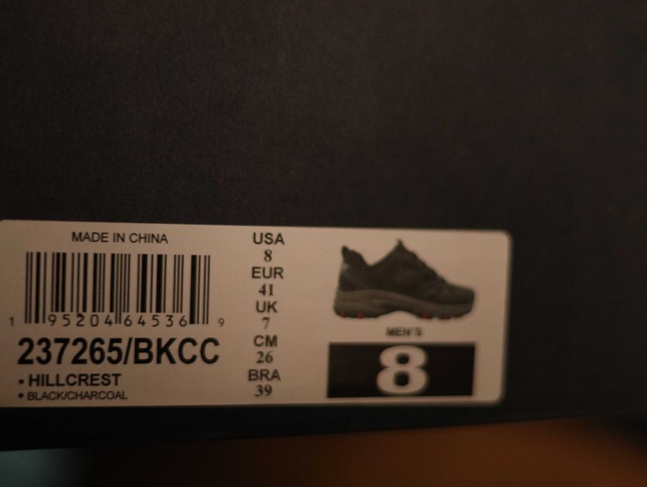 Осень зима кроссовки 39 размер Skechers, водонепроницаемые.