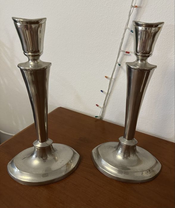 Castiçais de estanho