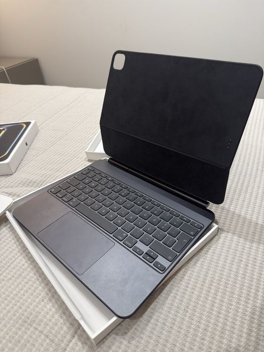 Pack Apple Ipad Pro 2024 13” M4 + Magic Keyboard + Apple pencil