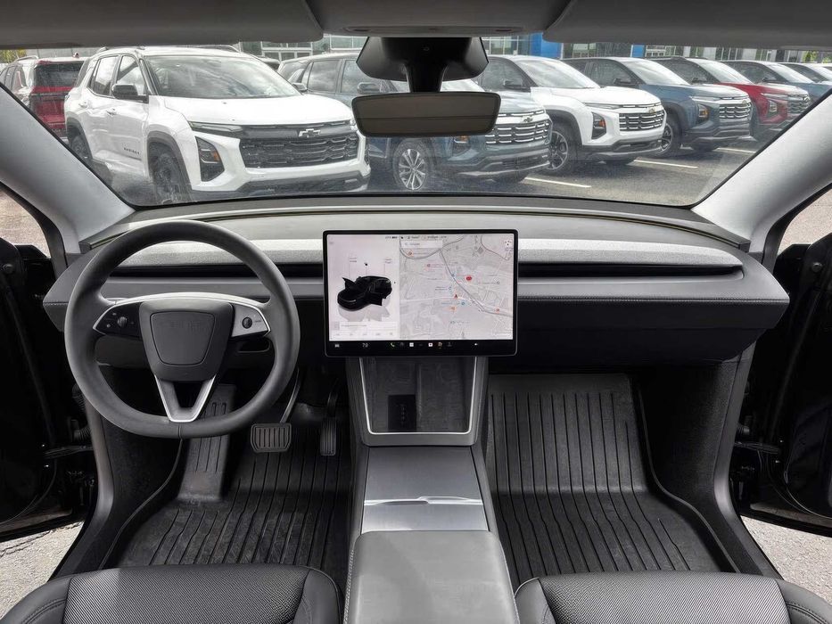 Tesla Model Y Long Range      2026