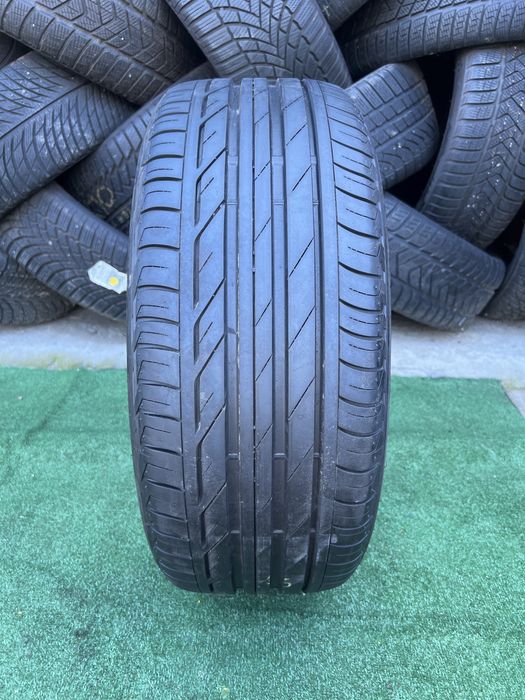 *Opona pojedynka Bridgestone 225/40/18