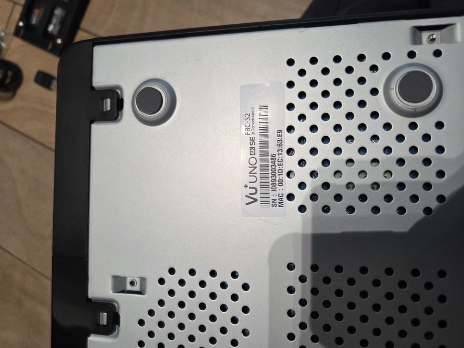 Dekoder VU+ UNO 4K SE FBC DVB-S2X  Enigma2  Dysk Samsung 500gb WiFi