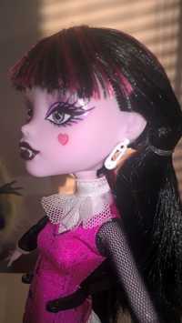 Lalka Monster High Draculaura Basic Idealna