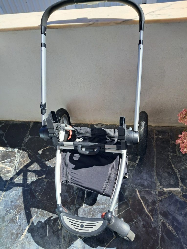 Carrinho da Safety 1st com Ovo incluído