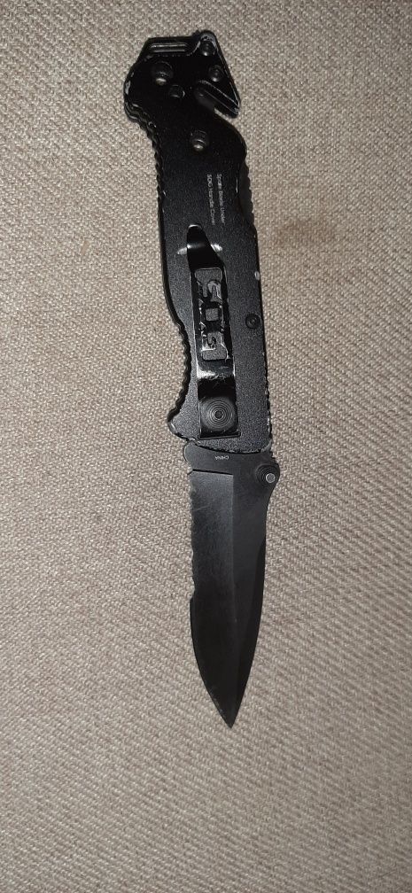 Nóz ratowniczy SOG Escape black