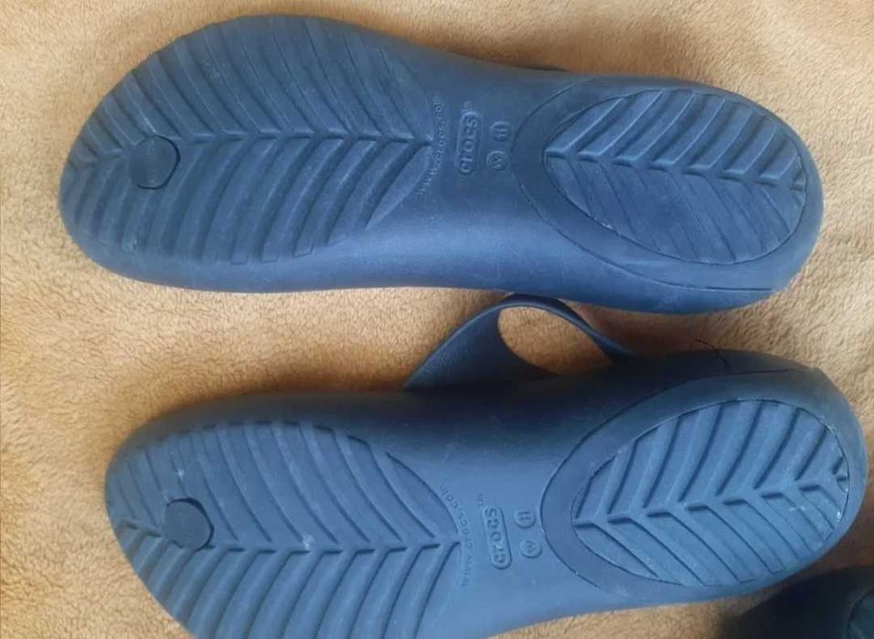 Sandały japonki Crocs serena flip w11 czarne 41