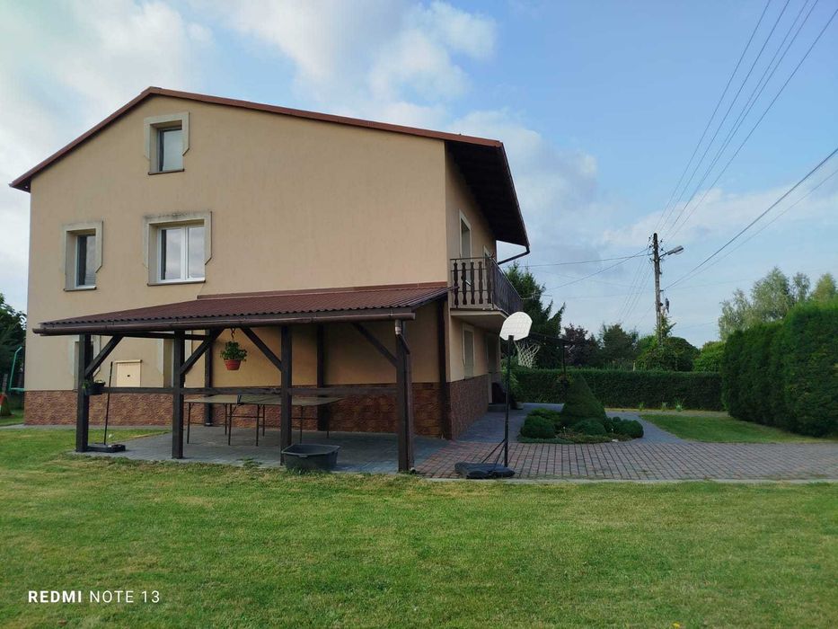 DOM na sprzedaż swietna lokalizacja, do negocjacji
