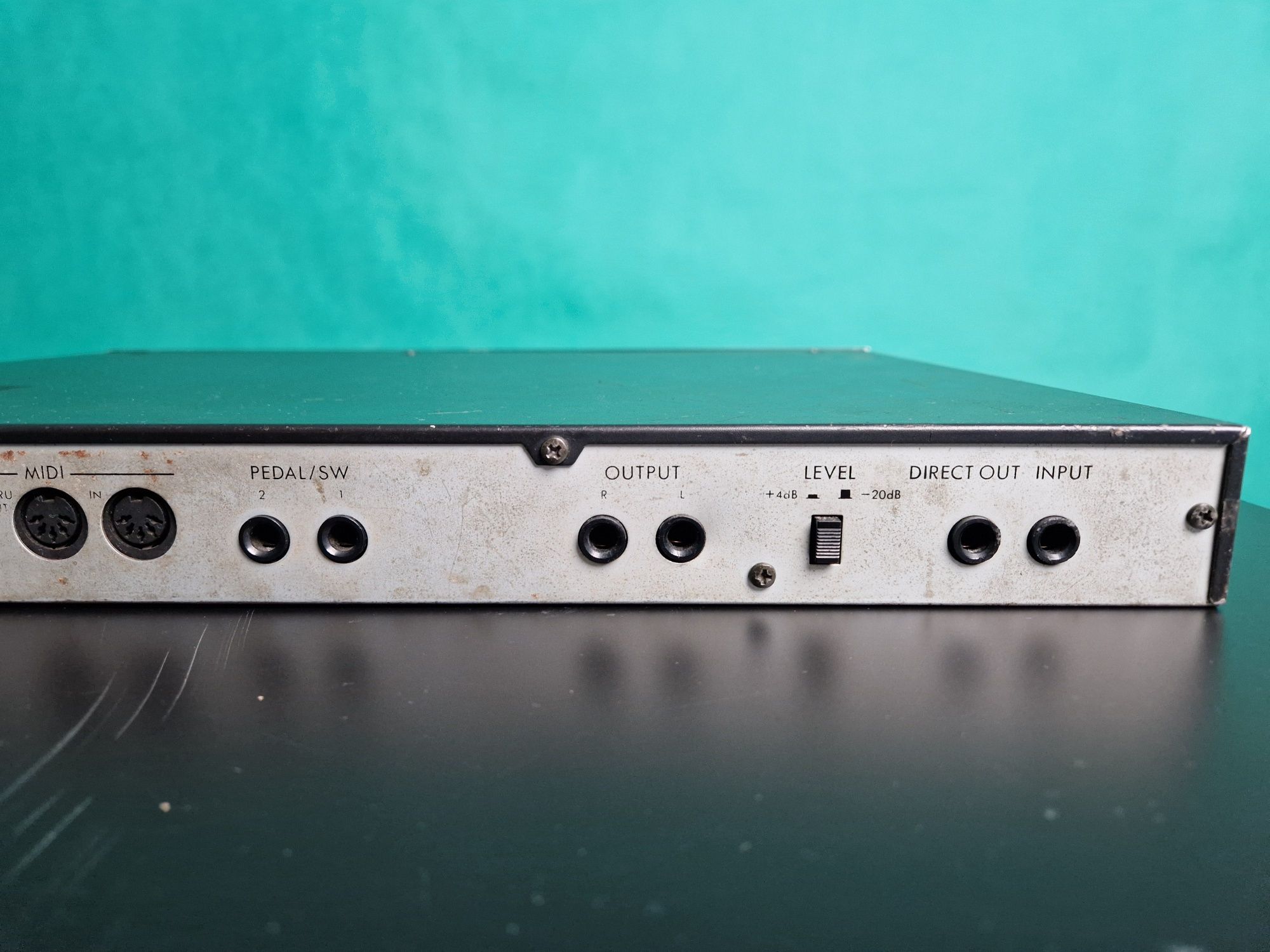 KORG A3 Multiefekt gitarowy - U2 Achtung Baby