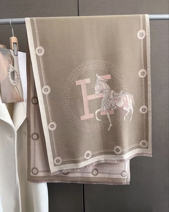 Тепла шаль–шарф Hermes