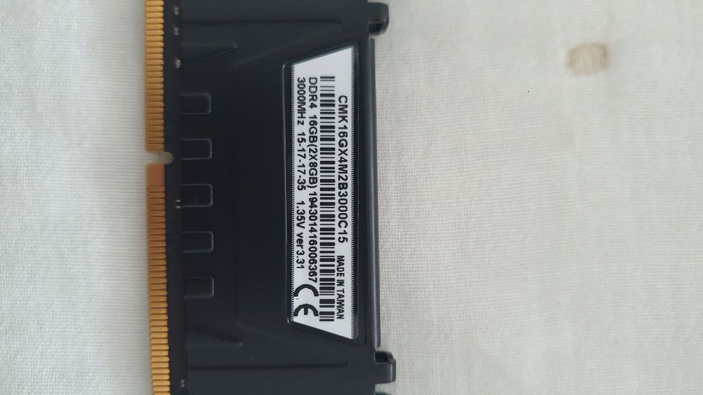 Memória RAM Corsair Vengeance 16GB DDR4 3000MHz