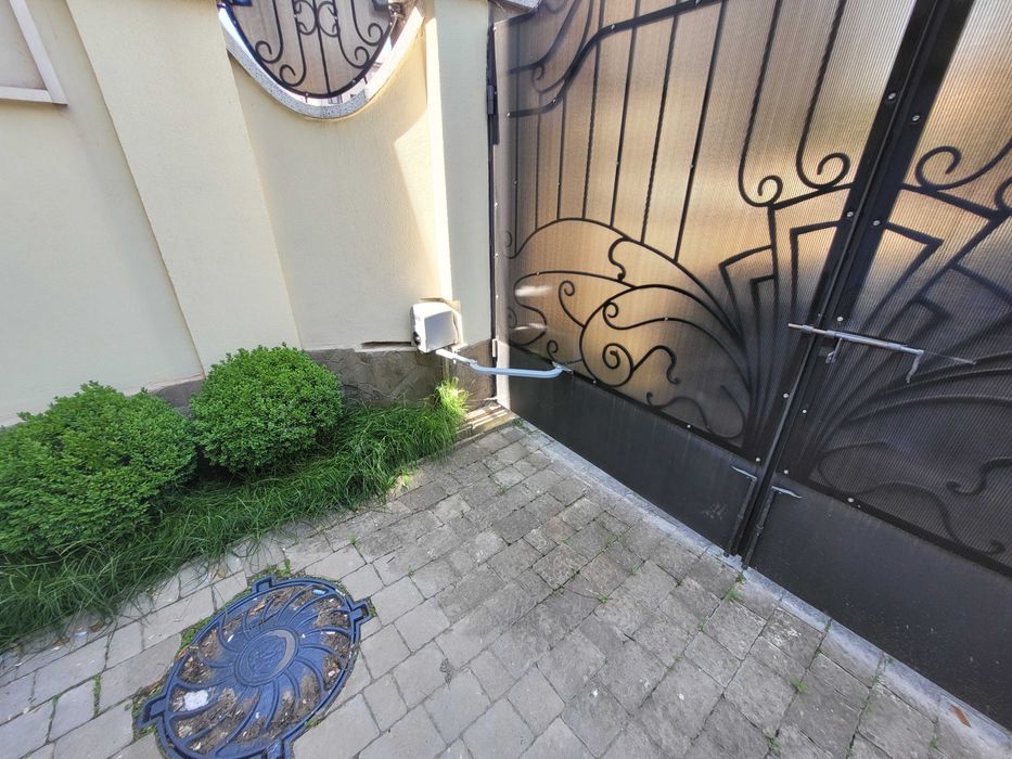 Продаж будинку біля центру та парку Шевченка