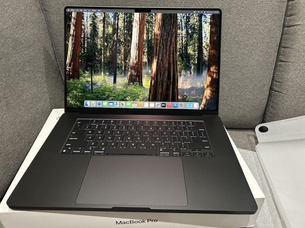 NOWY Macbook Pro 16 m4 max 64 GB 1 TB 16 CPU 40 GPU z MDM