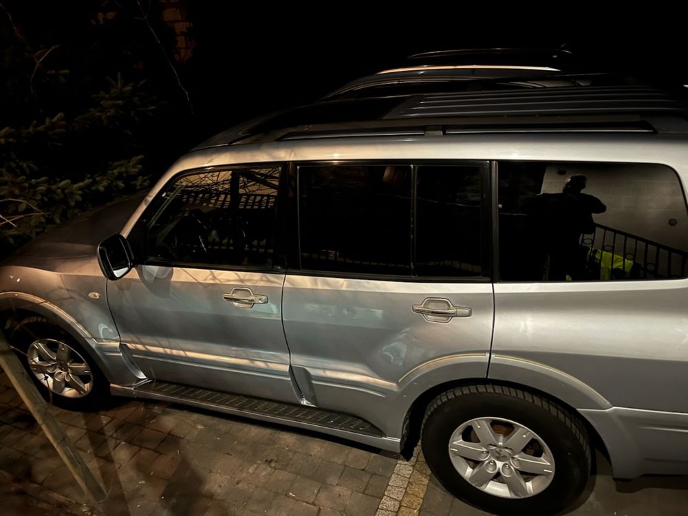 Mitsubishi Pajero 3.2 DID 7 osobowy