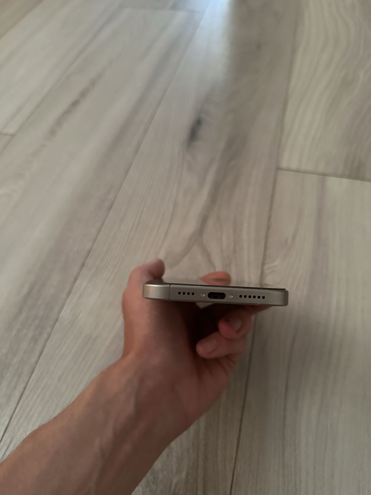 Продам iPhone 16 Pro Max