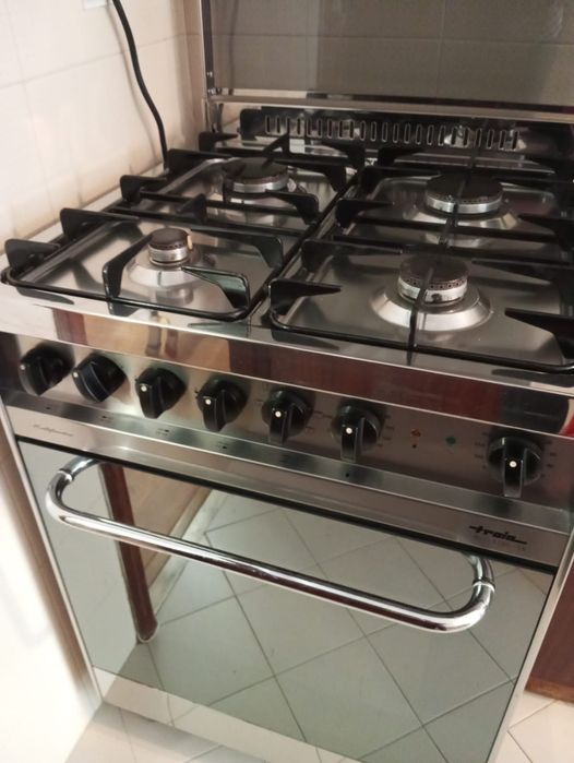 Fogão Tróia  eléctrico e a gas