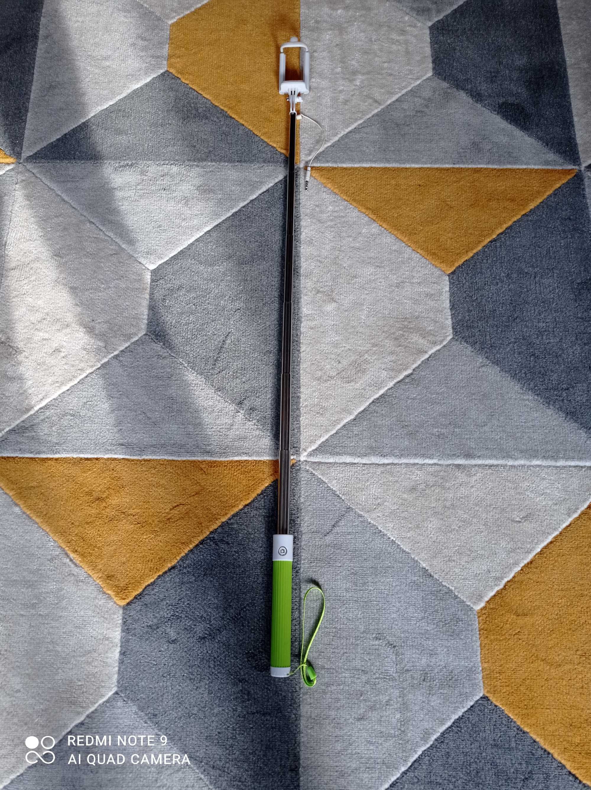 Kijek do selfie, selfie stick na kabel